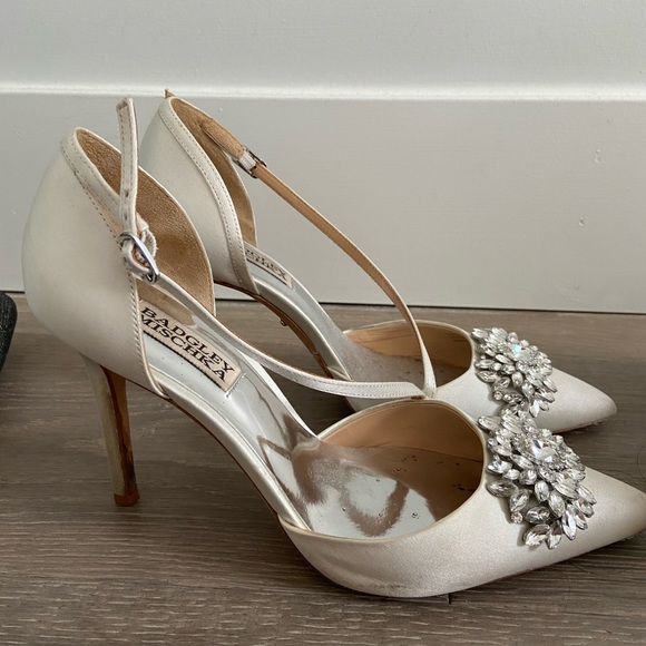 Gorgeous Badgley Mischka Heels - Picture 2 of 3